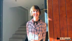 oney, 23ans, nous recoit chez elle a aix-en-provence pour s essayer... a l anal !