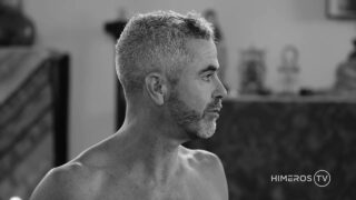 Masturbation – un mec baise son propre trou du cul