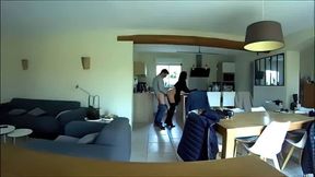 il rentre du taff et la baise direct