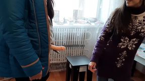 Couriers Valentine's Day surprise: Lesbian illusion