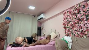 loira gostosa do rabo grande dando pra dois
