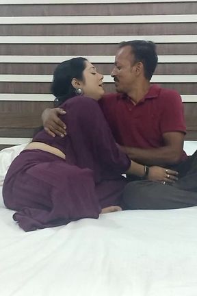 Big Boobs Desi Bengali Bhabhi Fucked in the Hotel Room