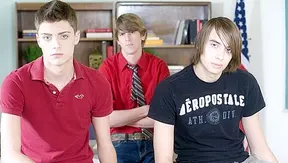 Braden Phoenix Flashes His Huge Load for Horny Young Twinks – 18+