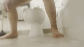 My bladder was full! Dark yellow Desperate pee (August 1 2025)