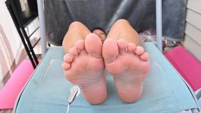 Tickling Dylan’s feet with a metal pinwheel (4k)