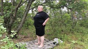 Stepmom Strips in a Park and Touches Her Large Vagina&#x270C;