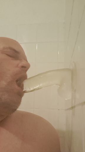 Sucking Round in the Bathroom