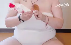 Big titted milf squashes cake into her hairy pussy