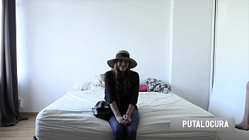 PutaLocura - La chilena Camila Bow es pillada por Torbe y se traga su leche en polvo guarro
