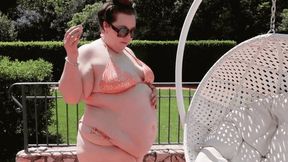 Public Stuffing at the pool (480 MP4)