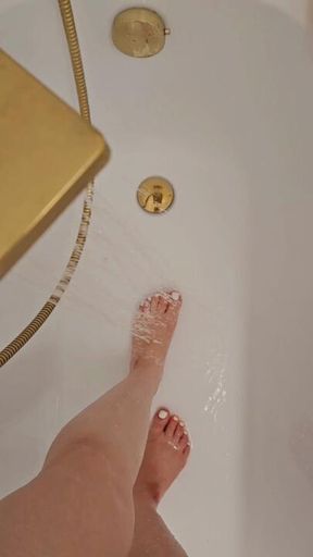 ASMR My Feet Splashing in the Shower, Wet Feet and Legs