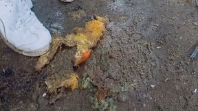 She crushed the fruit with her white sneakers MP4