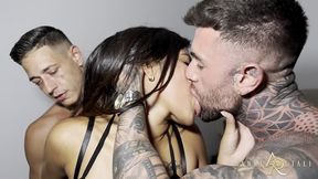 my first threesome with two guys😈 left me wanting to repeat it