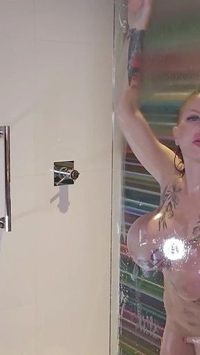 Room Service with Emma Stone!