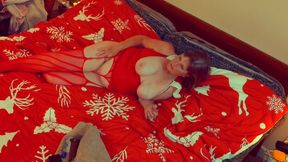 Granny Carmen's Christmas Sucking, Diddling &amp; 2 Position Fucking Orgasms