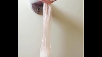 コンドーム内への大量射精　精子