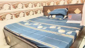 Desi salesgirl takes hardcore fucking in a professional setting