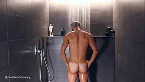 Mostrando y tocando mi CUERPO mientras tomo una DUCHA