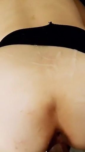 Cumshot in Ceci Cortez's ass after a rich anal