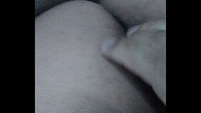 Se mete los dedos caliente