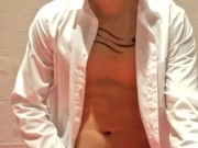 Halloween: Me masturbo disfrazado de vampiro hasta sacar todo mi semen