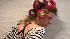 Cum eating MILF in curlers