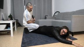 Man holds legs ORDER