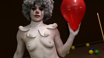 Clown Tia Rose playing with balloons | AEN Extreme Amateur Collection