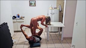 Bodybuilders F E E T *TRAMPLING