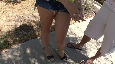 Tegan Summers Making New Friends