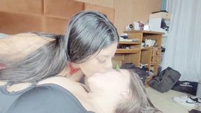 HOT KISSES BETWEEN TWO NASTY LESBIANS - BY MANUELA WILLIANS AND GABRIELA BLOND - CLIP 5