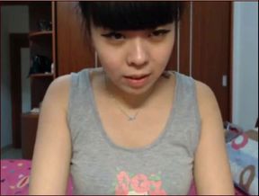 Hairy chinese babe having fun on cam