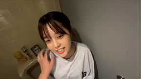 Come to see female college students and male students