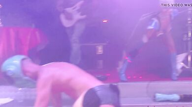 Siona Gold fuck with ALIEN Capitano Eric on stage of salon futursex