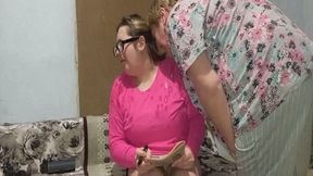 The stepmother blows her nose and spits MP4