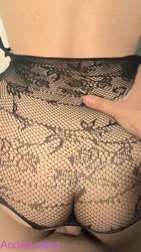 Big ass in lingerie makes him cum fast