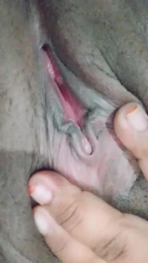 Bangladeshi wife exposed her full body