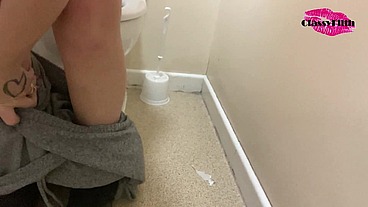 Classy's Wet Pussy Pissing up Close