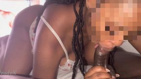 Ma belle fille m'a attrapé entrain de regarder du porno et est venu se faire défoncer