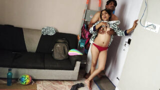 Puta india amateur de 18 años follada por el culo