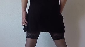 Je me defonce le cul avec un gode en dessous de femme devant ma web cam