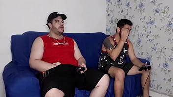 Amigos Apostaram o Cu No Videogame - Parte 1 (COMPLETO NO SHEER E RED)