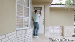 Pretty young babe Jessa Blue creampied after riding cock