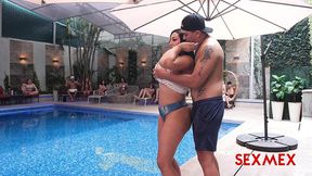 sexmex - sex in the pool . kari cachonda