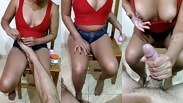 Manicure com decote que atende a domicílio fez minha unha e me punhetou traiu o marido corno