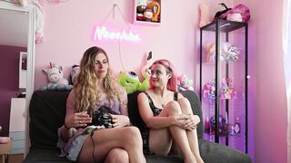 French amateur couple Nenfranchka X Ciri land their first cum in this steamy first time video