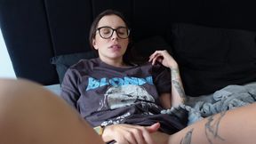 She Broke the Internet so That the Master Would Come and Fuck Her in the Ass!