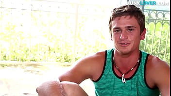 Tanned jock masturbates on bed after teasing in undies