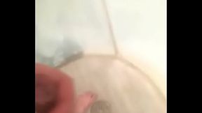 Svensk runkande i duschen