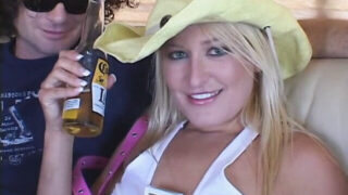 Las tetonas Audrey Hollander y Heather Gables se dejan follar el culo duro